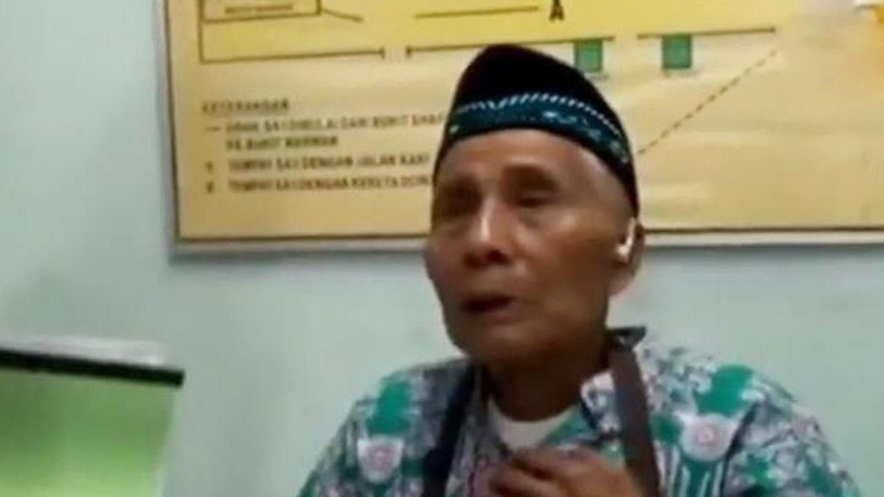 Kakek Tunanetra Menunaikan Ibadah Haji