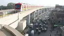 Kereta Orange Line tiba di stasiun kereta bawah tanah di Lahore, Pakistan, 26 Oktober 2020. Orange Line, layanan kereta metro pertama Pakistan, pada Minggu (25/10) mulai beroperasi secara komersial di Lahore, membuka tahap baru sektor transportasi umum di negara Asia Selatan itu. (Xinhua/Liu Tian)