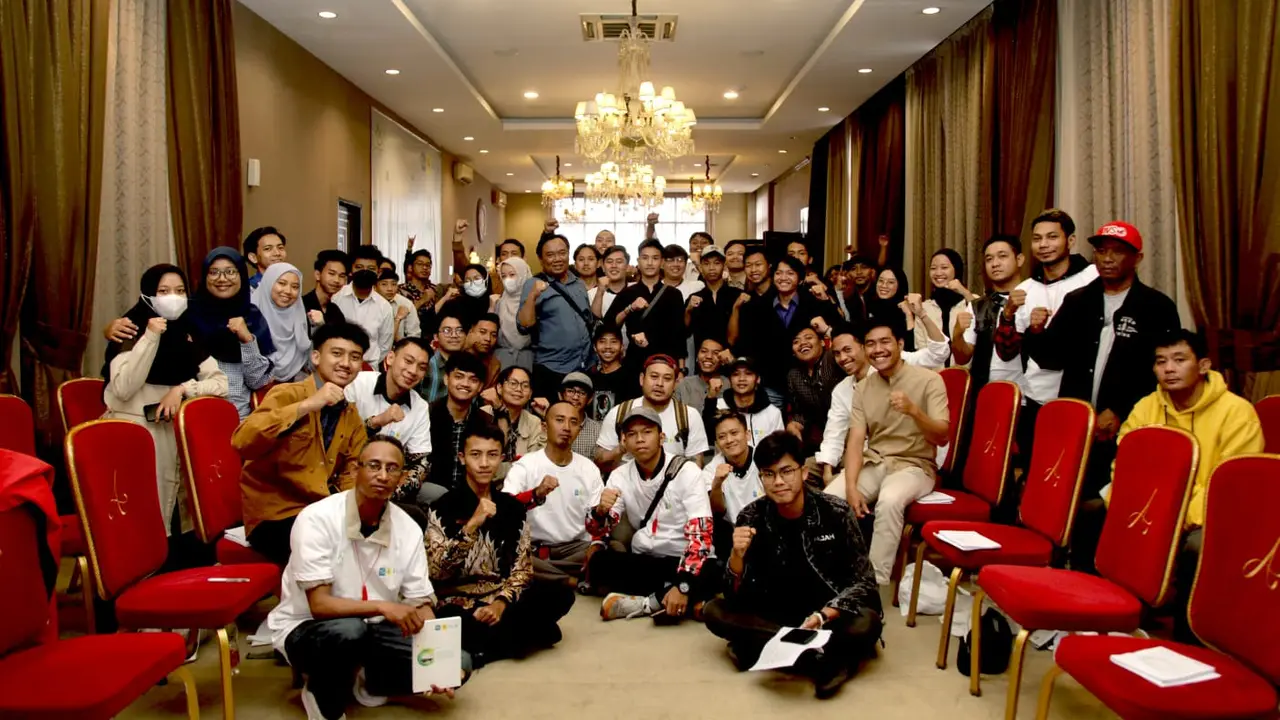 Yayasan Milenial Hijau Indonesia sukses menyelenggarakan Pelatihan Energi Berkelanjutan dan Ekonomi Hijau yang didukung oleh PT Perusahaan Listrik Negara (PLN) Persero di Hotel Amarossa, Kota Bandung, Selasa (16/5/2023) (Istimewa)