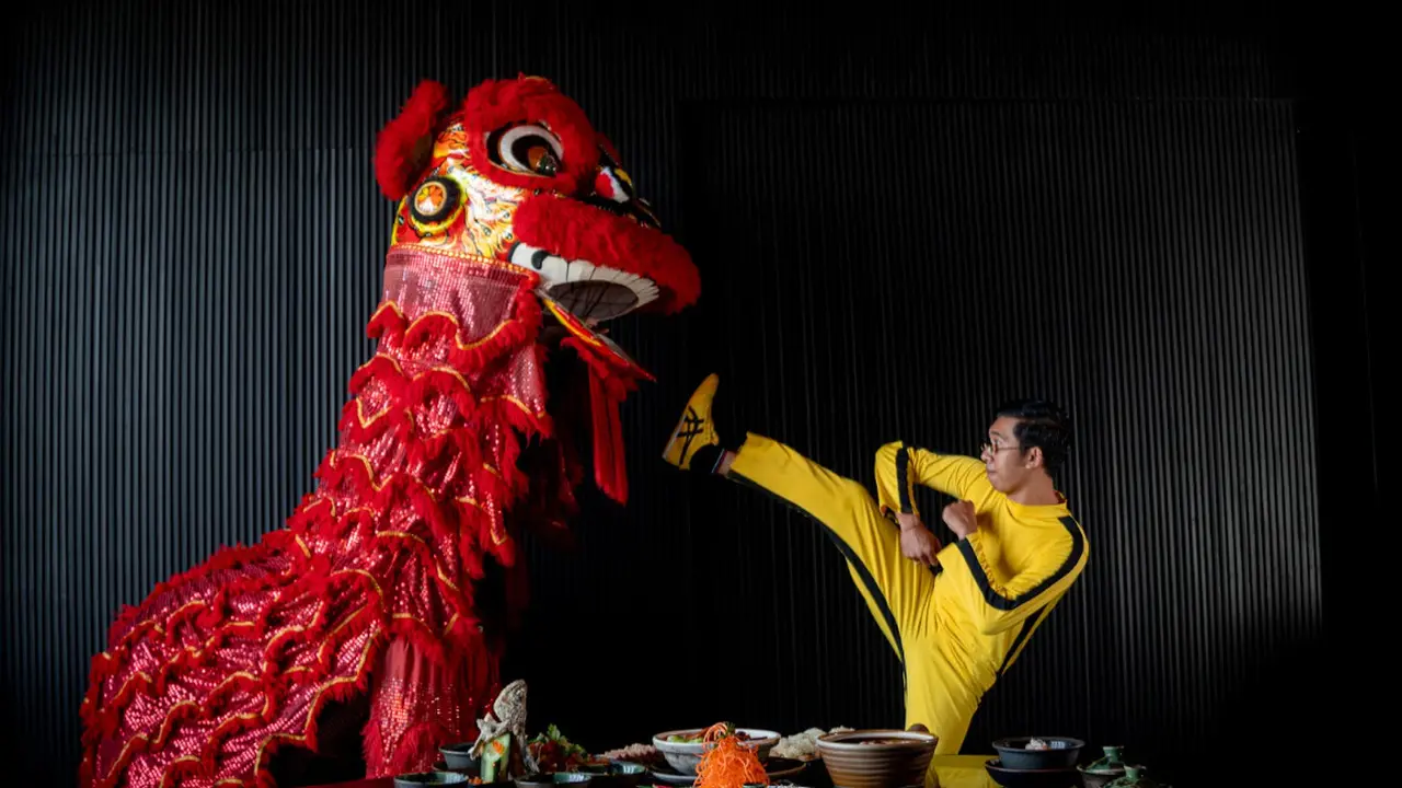 Foto barongsai di Renaissance Bali Nusa Dua Hotel
