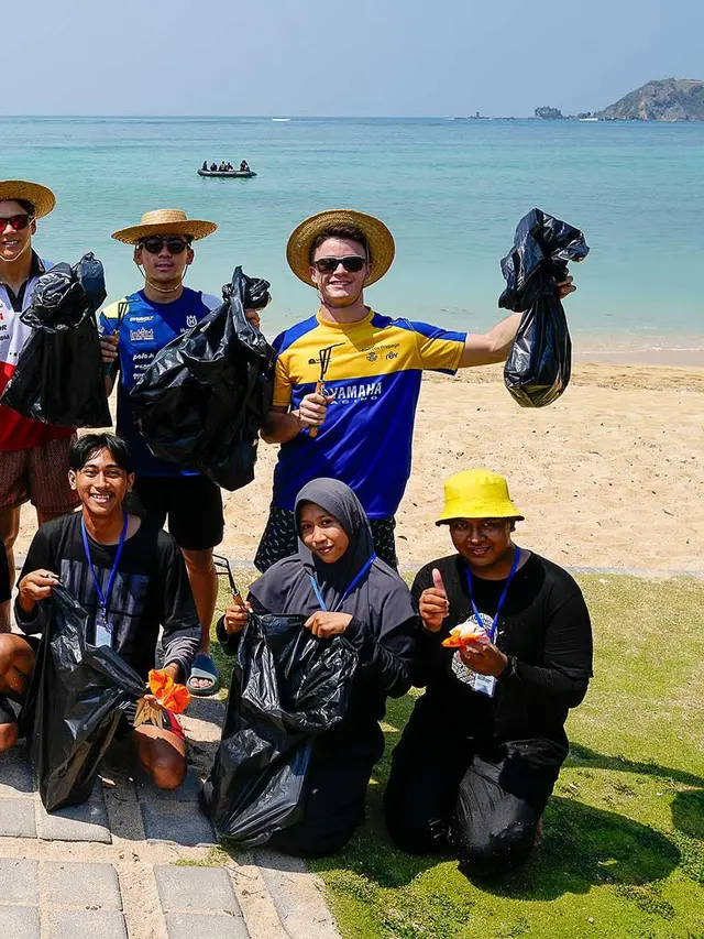 Bersih-Bersih Pantai, 6 Pebalap MotoGP Jadi Warlok Lombok dengan Tampilan Santai