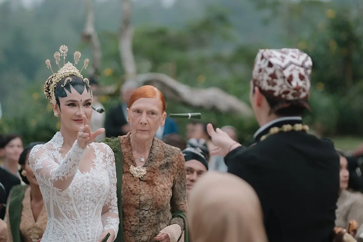 Cantiknya Luna Maya Dipinang Maxime Bouttier Sebagai Istri, Jadi Pengantin Adat Yogyakarta dengan Paes Lengkap