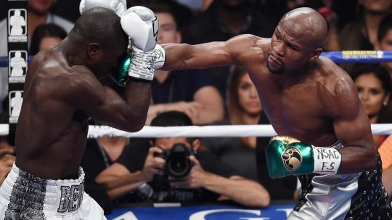 Ini pukulan-pukulan telak Mayweather di wajah Berto