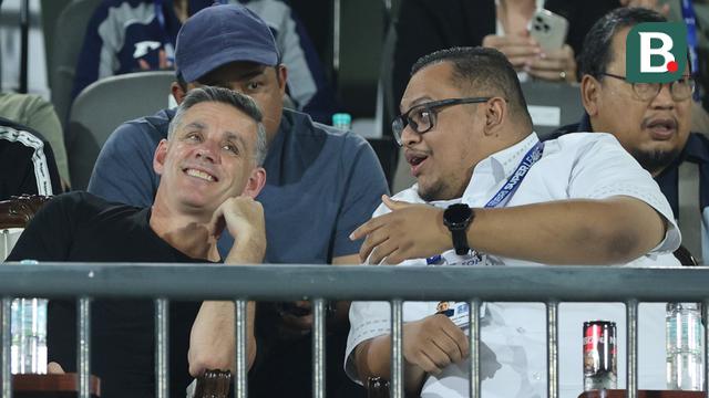 Foto: Rajinnya John Herdman Pantau Pemain di BRI Super League