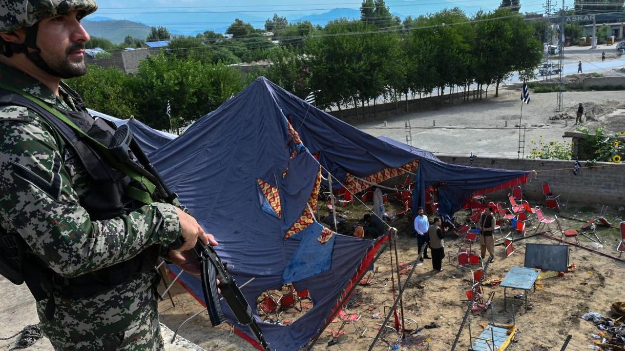 Serangan bom bunuh diri meledak saat acara rapat umum politik di lokasi bekas kubu militan di barat laut Pakistan yang berbatasan langsung dengan Afghanistan pada hari Minggu (30/7/2023).