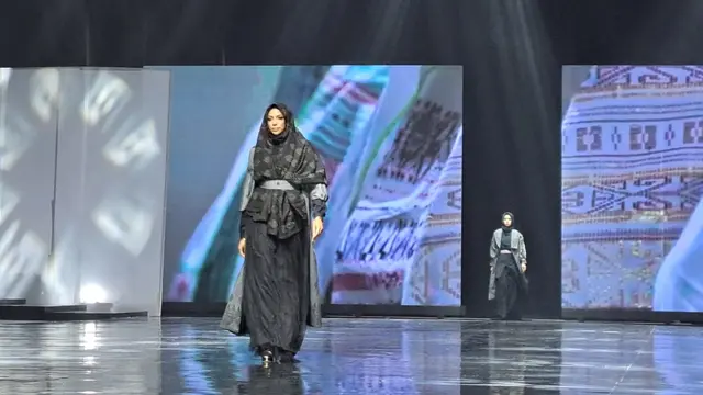 68 Finalis Miss Grand Internasional Tampil Berhijab di Jakarta Muslim Fashion Week 2023