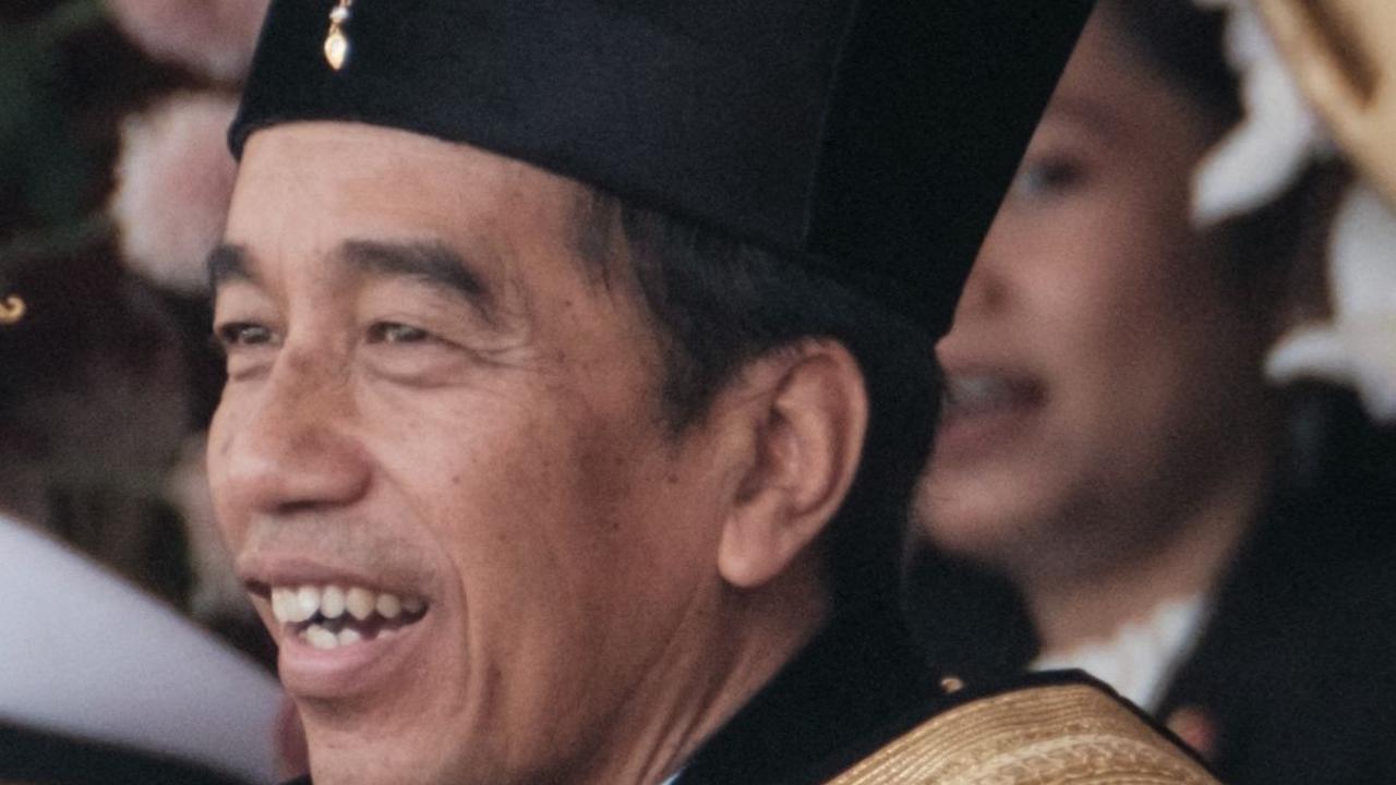 Baju adat yang pakai oleh Jokowi ini juga menunjukkan tingkat kebangsawanan. Kata 'Ageman' merujuk pada busana yang biasanya dikenakan oleh pangeran.