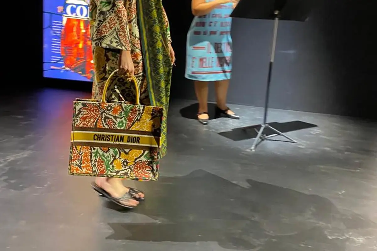 Dokumentasi KBRI Paris - Peragaan Kain Endek Bali dalam koleksi Christian Dior