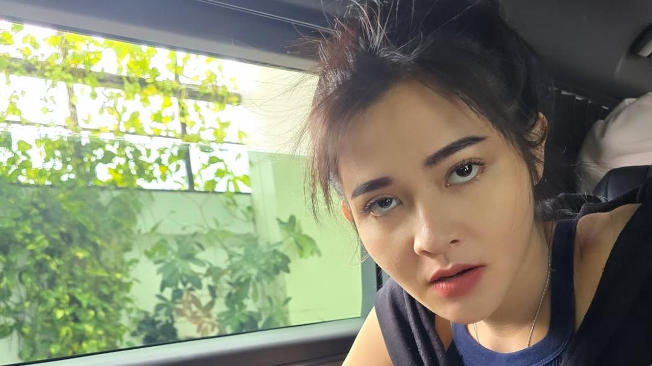 Terbiasa Tampil Cantik Sempurna, Begini Potret Bella Bonita dengan Pose Gak Banget