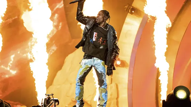 Penampilan Travis Scott di Astroworld Music Festival. (Amy Harris/Invision/AP)