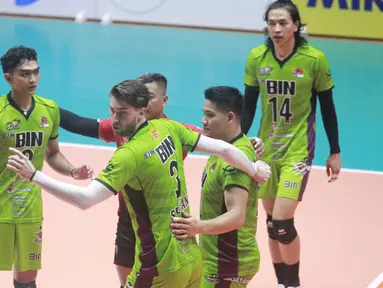 Tim putra Jakarta STIN BIN memastikan menjadi juara putaran pertama PLN Mobile Proliga 2024 setelah pada laga penutup putaran pertama mengalahkan Jakarta Bhayangkara Presisi 3-1 (14-25, 25-21, 25-20 dan 25-21) di GOR Tri Dharma Petrokimia, Gresik, Jawa Timur, Jumat (17/5/2024). Dalam klasemen akhir putaran pertama, STIN BIN yang mengoleksi 16 poin hasil 5 kali menang dan sekali kalah, unggul satu poin dari peringkat kedua, juara bertahan musim lalu, Jakarta Lavani Allo Bank Electric. (Dok. PBVSI)