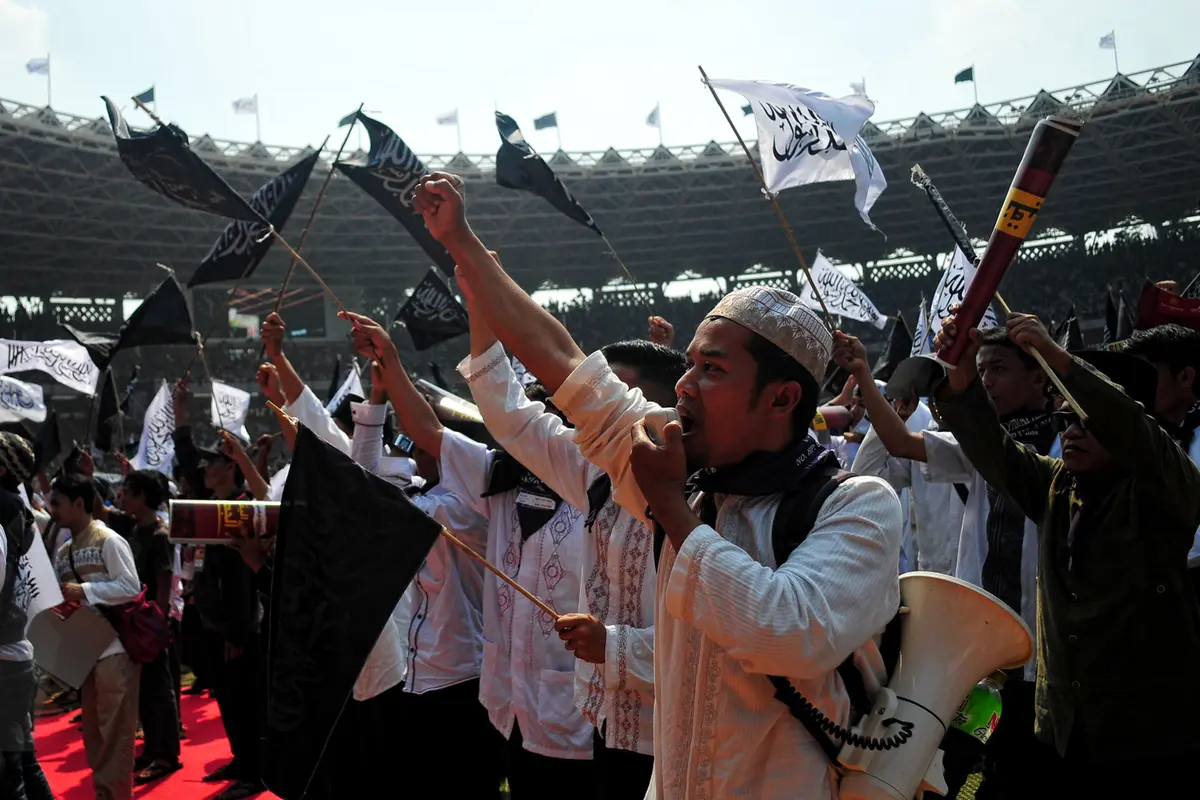 Penuhi SUGBK, Ribuan Anggota HTI Hadiri Rapat dan Pawai Akbar 2015