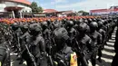 Prajurit TNI dan personel Polri melaksanakan Apel Patroli Skala Besar TNI-Polri di JIExpo, Kemayoran, Jakarta Pusat, Minggu (14/4). TNI dan POLRI siap mengamankan pelaksanaan Pemilu serentak  17 April 2019 mendatang dengan menjamin keamanan masyarakat sampai ke TPS. (merdeka.com/Iqbal S. Nugroho)