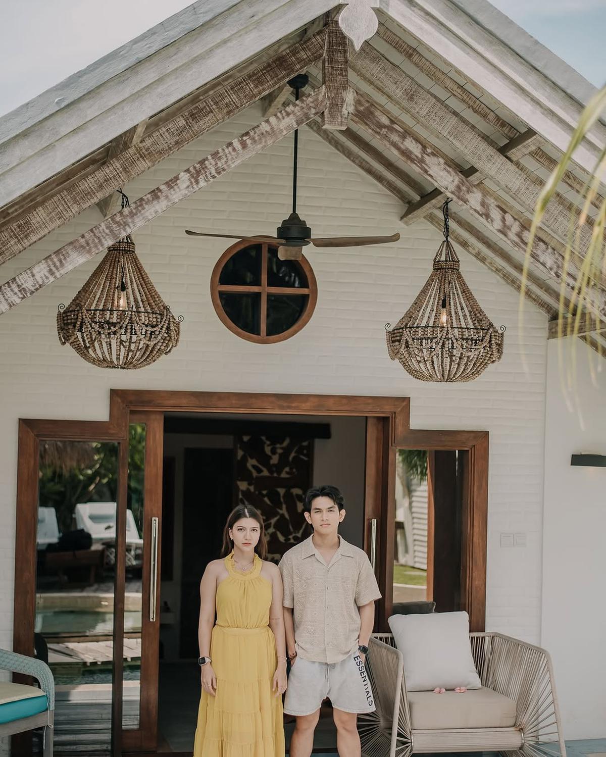 Potret Romantis dan Mesra Cassandra Lee dan Suami saat Monthversary Pernikahan ke-6, Dirayakan di Lombok