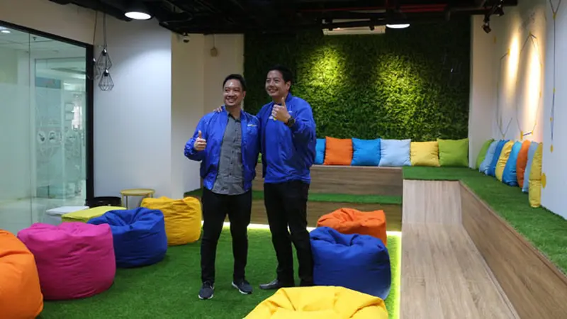 Lihat Kantor Baru Tiket.com yang Minimalis Nan Cozy Dengan Ragam Tulisan Mural