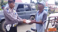 Satlantas Takalar bagi Paket Buka Puasa