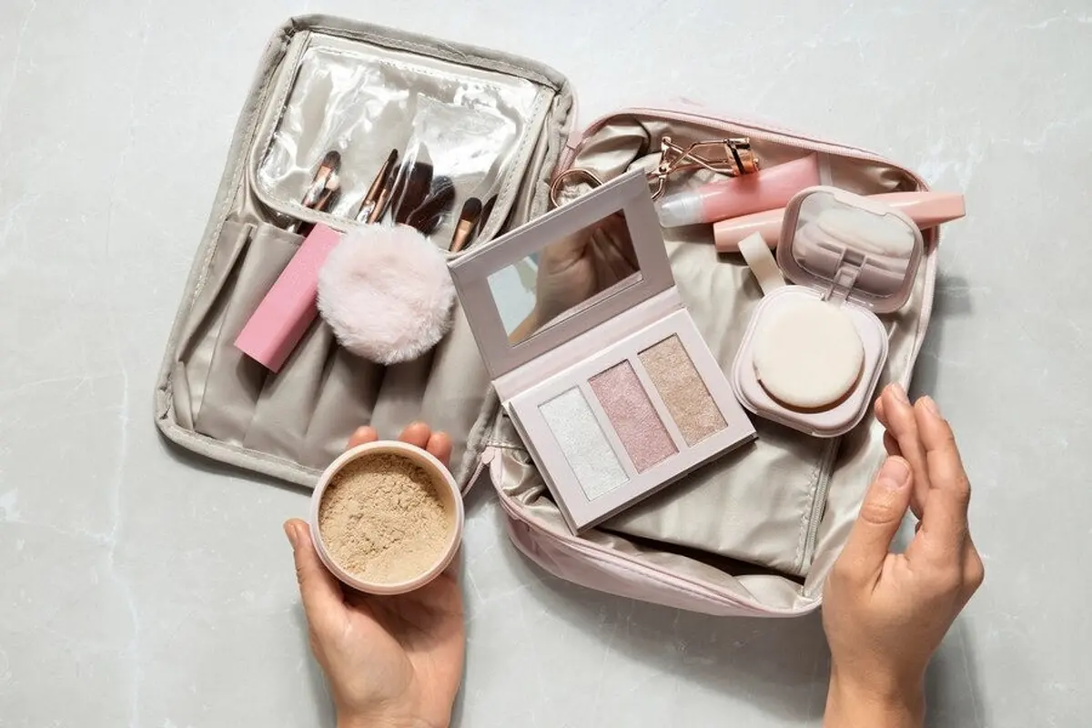 Rekomendasi Skincare dan Makeup Lokal Kemasan Travel Friendly untuk liburan