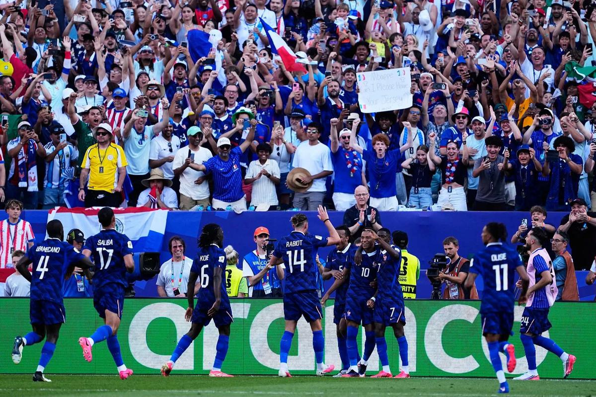 FOTO: Prancis Melaju ke Perempat Final Usai Kalahkan Paraguay