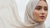 7 Rekomendasi Bahan Hijab Adem dan Nyaman untuk Lebaran 2026, Cocok Dipakai Seharian