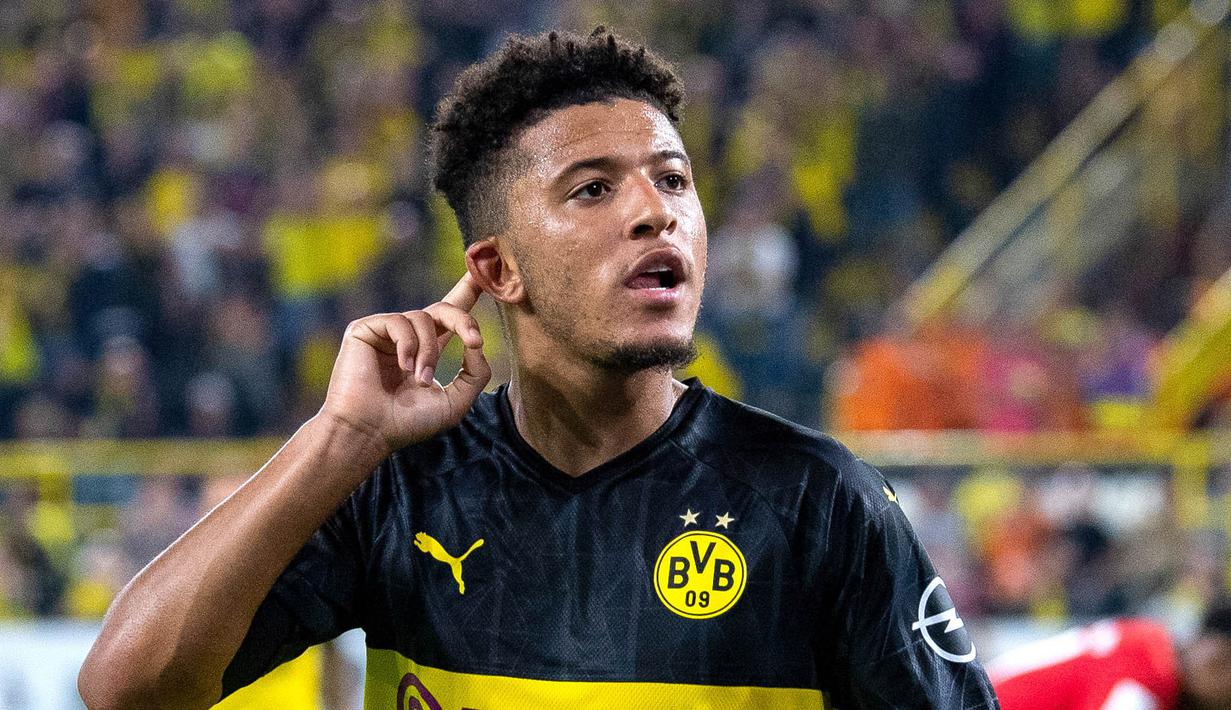 7. Jadon Sancho (Borussia Dortmund) - Penampilan gemilang bersama Die Borussen membuat pria asal Inggris layak menjadi rebutan klub besar. OVR 84 - 92. (AFP/Guido Kirchner)