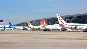 Penutupan Bandara Soekarno-Hatta Diperpanjang Hingga 13.30 WIB