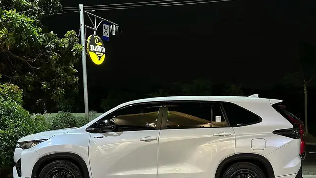 10 Potret Modifikasi Toyota Kijang Innova Zenix, Mesin Hybrid yang Enggak Kalah Sama Cumi Darat