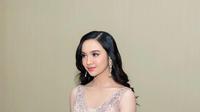 Lyodra Ginting menjadi salah satu penyanyi Tanah Air yang menghadiri acara Indonesian Music Award yang digelar Senin, 7 Desember 2021. (Instagram/lyodraofficial).
