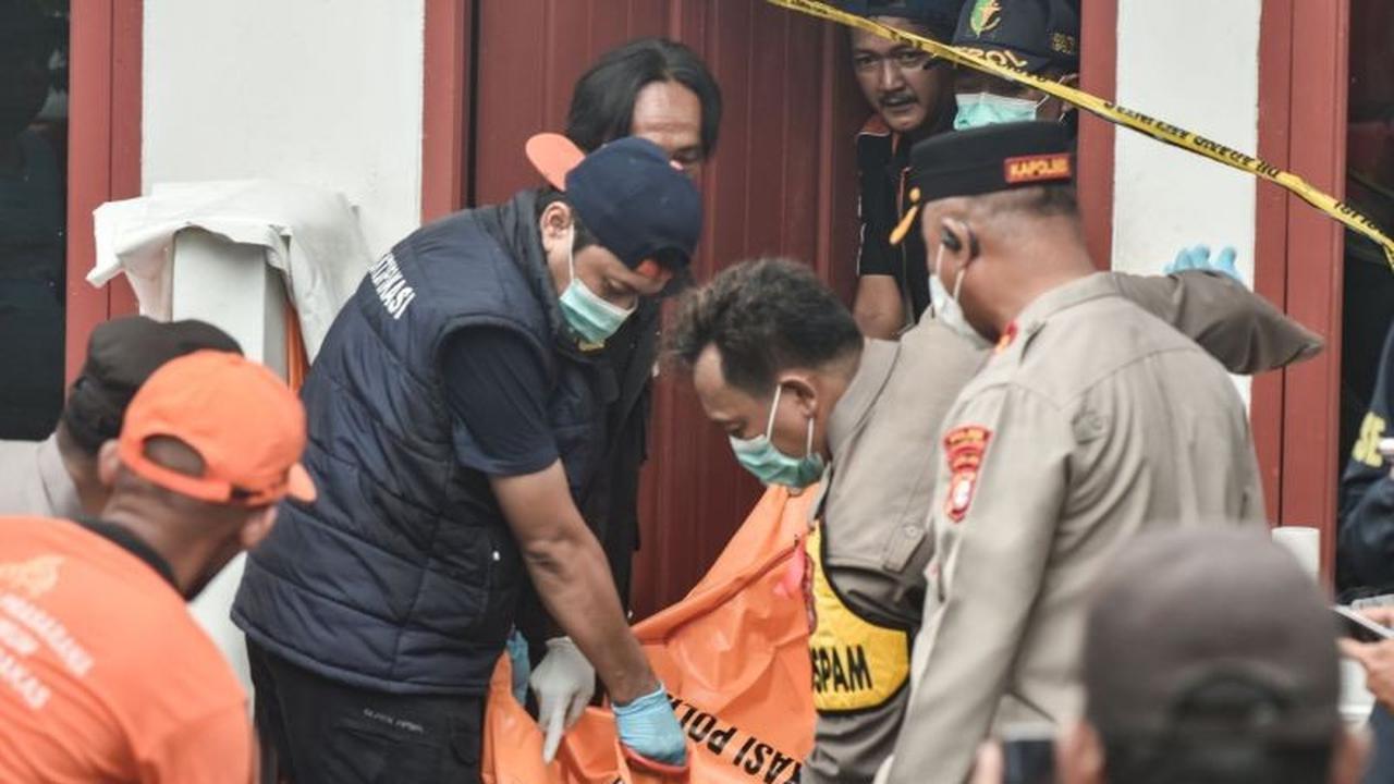 Misteri Penemuan Tiga Jasad Warakas: Satu Keluarga Tewas dengan Busa di Mulut
