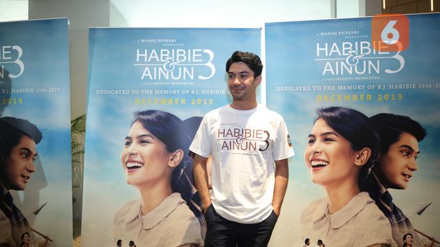 [Fimela] Reza Rahadian