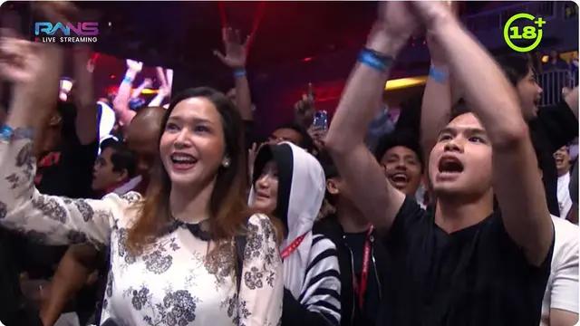 6 Potret Kemenangan El Rumi Tanding Tinju, Didukung Ahmad Dhani dan Maia Estianty