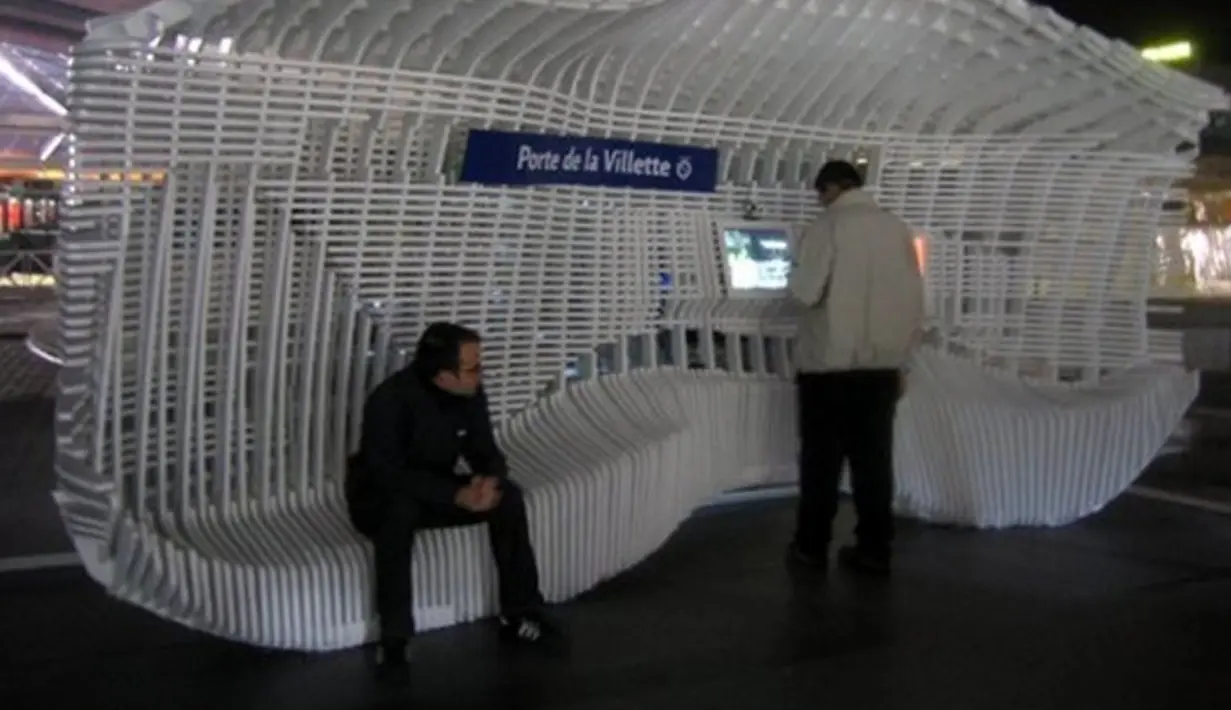 Halte Bis ini dapat kita temukan di Paris sejak tahun 2008. Penumpang dapat menunggu di dalam halte sambil berkomunikasi via video call sementara penumpang lainnya dapat menggunakan fasilitas WiFi dan 4G melalui self-phone (HP). (www.ikon.mn)