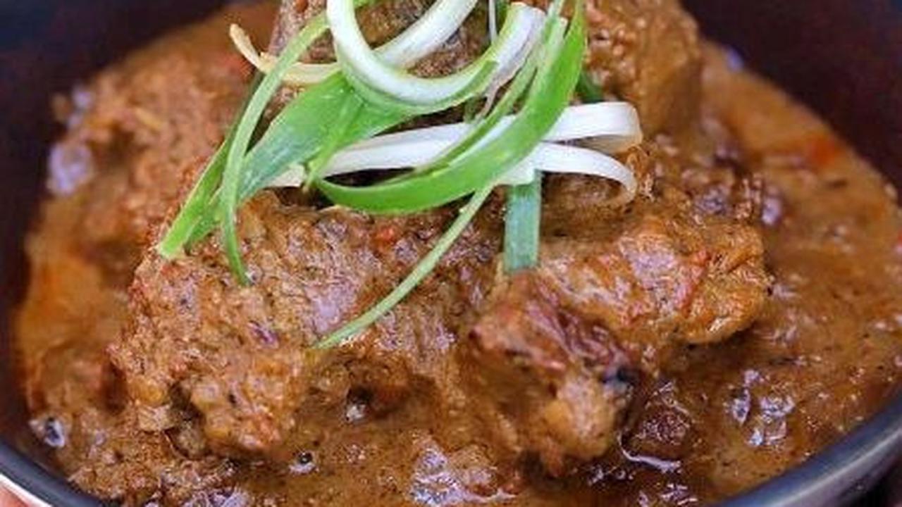 <b>4. Rendang Kambing Gula Merah</b><br>