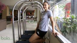 Pungky Afriecia, memulai kiprah bersama klub voli asal bandung Alko. (Bola.com/Nicklas Hanoatubun)