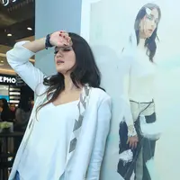 Pemeran dan pebisnis Luna Maya selalu menjadi perbincangan menarik. Selain soal bisnis dan kariernya, juga mengenai kisah cintanya. Banyak publik yang penasaran dengan perempuan asal Bali tersebut. (Adrian Putra/Bintang.com)