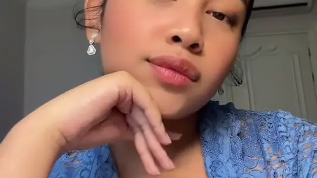 Potret Manis Khirani Trihatmodjo Putri Mayangsari Pakai Kebaya. (instagram/mayangsari_official)