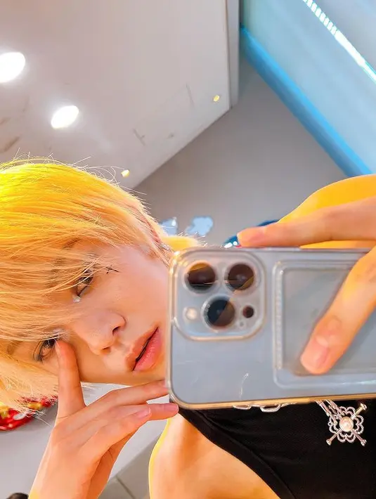 Yuta dipanggil penggemar dengan sebutan Osaka Prince karena memiliki hidung mancung, bibir tipis, dan mata yang tajam. (FOTO: instagram.com/yuu_taa_1026/)