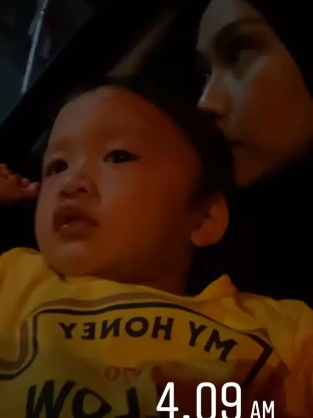 Zaskia Adya Mecca dan Bhaj Kama.