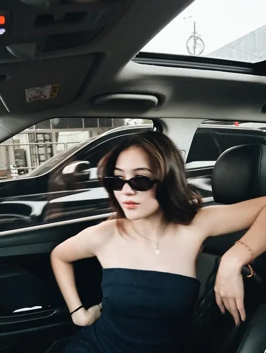 Sayangnya penampilan Sandrinna sering dihujat netizen. Lantaran sering mengenakan pakaian yang terbuka. [instagram/sandrinna_11]