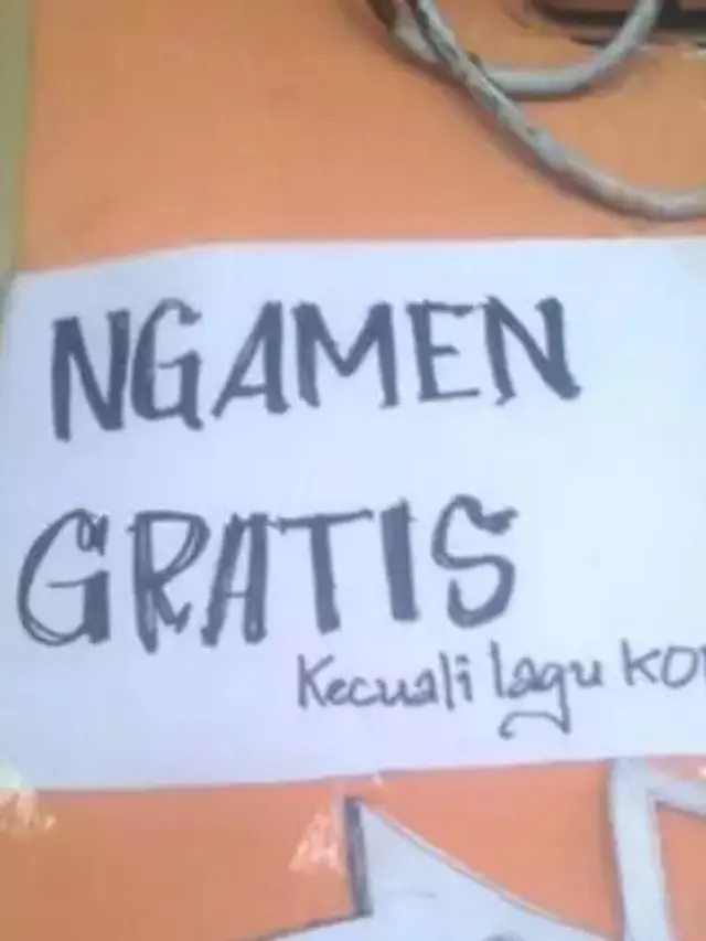 6 Tulisan Peringatan untuk Pengamen yang Datang ke Rumah Ini