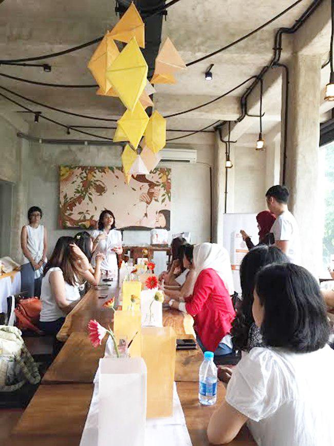 Para ibu harus merawat diri dengan memakai Bio Oil pada trimester kedua | foto: copyright vemale/yuni