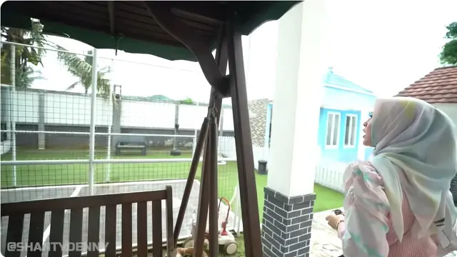 6 Potret Halaman Rumah Pasha Ungu yang Fungsional, Terdapat Fasilitas Lengkap