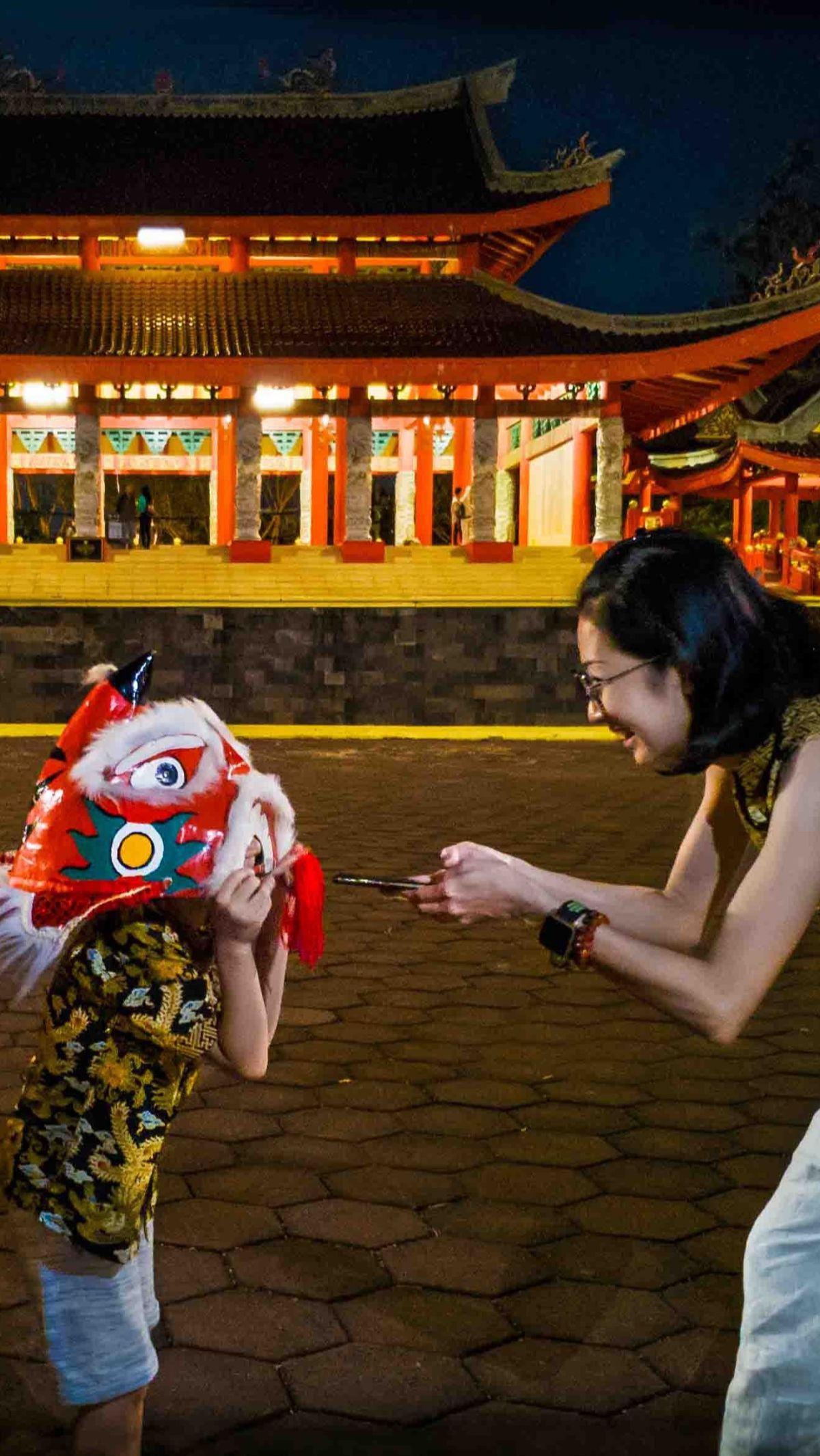 4.	Klenteng Sam Poo Kong