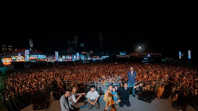 Juicy Luicy saat tampil di arena PRJ 2023.