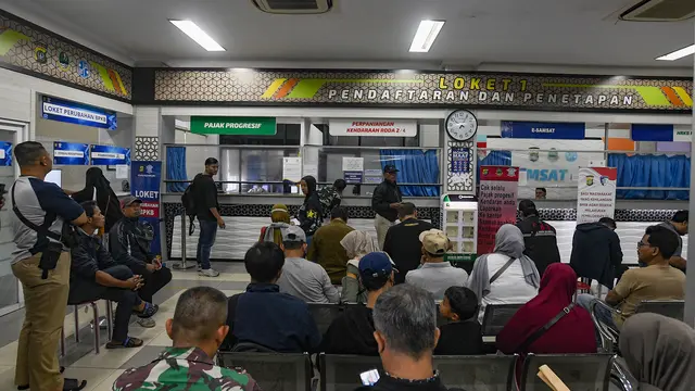 Pemutihan Pajak Kendaraan Bermotor, Warga Serbu Samsat Cinere
