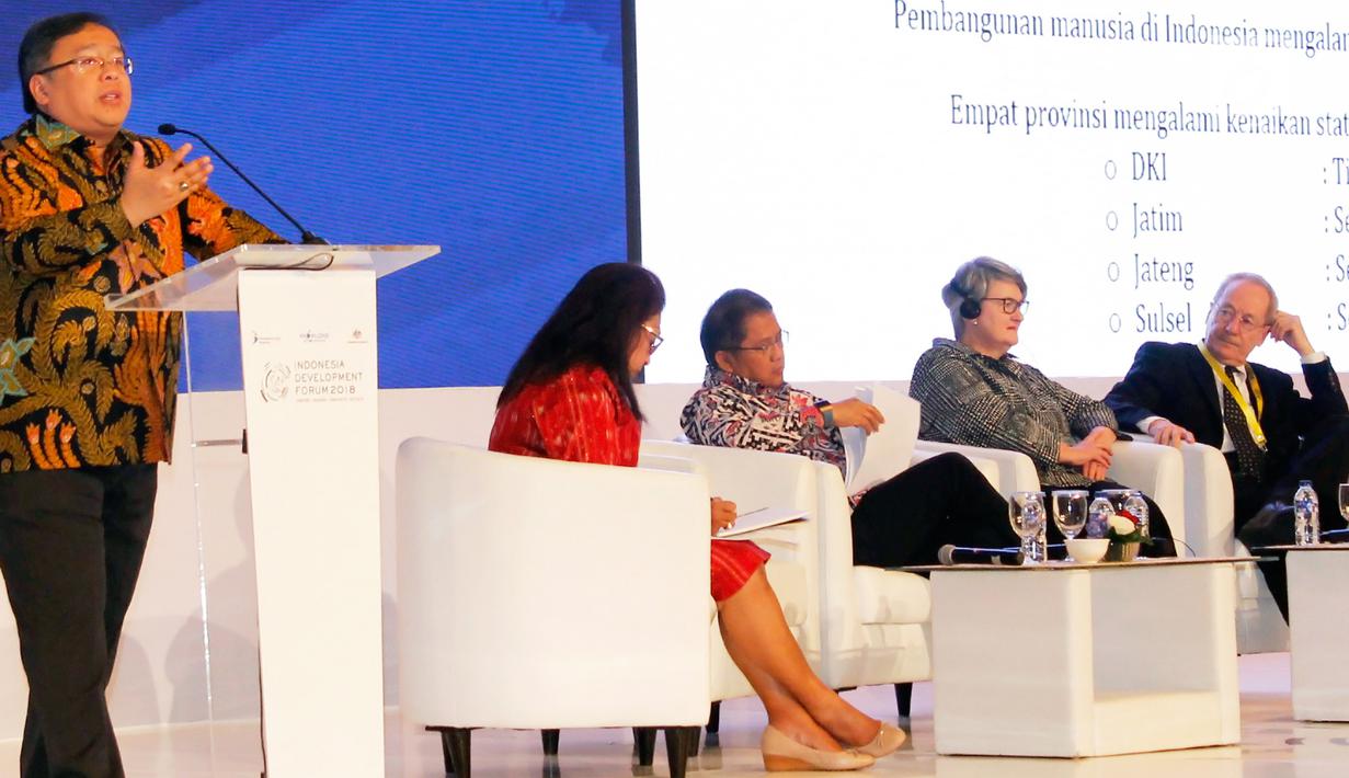 Menteri PPN / Kepala Bappenas, Bambang Brodjonegoro memberikan sambutan pada Indonesia Development Forum (IDF) 2018 di Jakarta, Selasa (10/7). Agenda IDF 2018 juga membahas membangun Indonesia dari pinggiran di segala bidang. (Liputan6.com/HO/Bappenas)