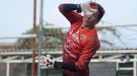 Kiper Persib Bandung, I Made Wirawan. (Bola.com/Erwin Snaz)