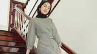 Inspirasi gaya hijab beauty influencer Aghnia Punjabi. (dok. Instagram @aghniapunjabi)