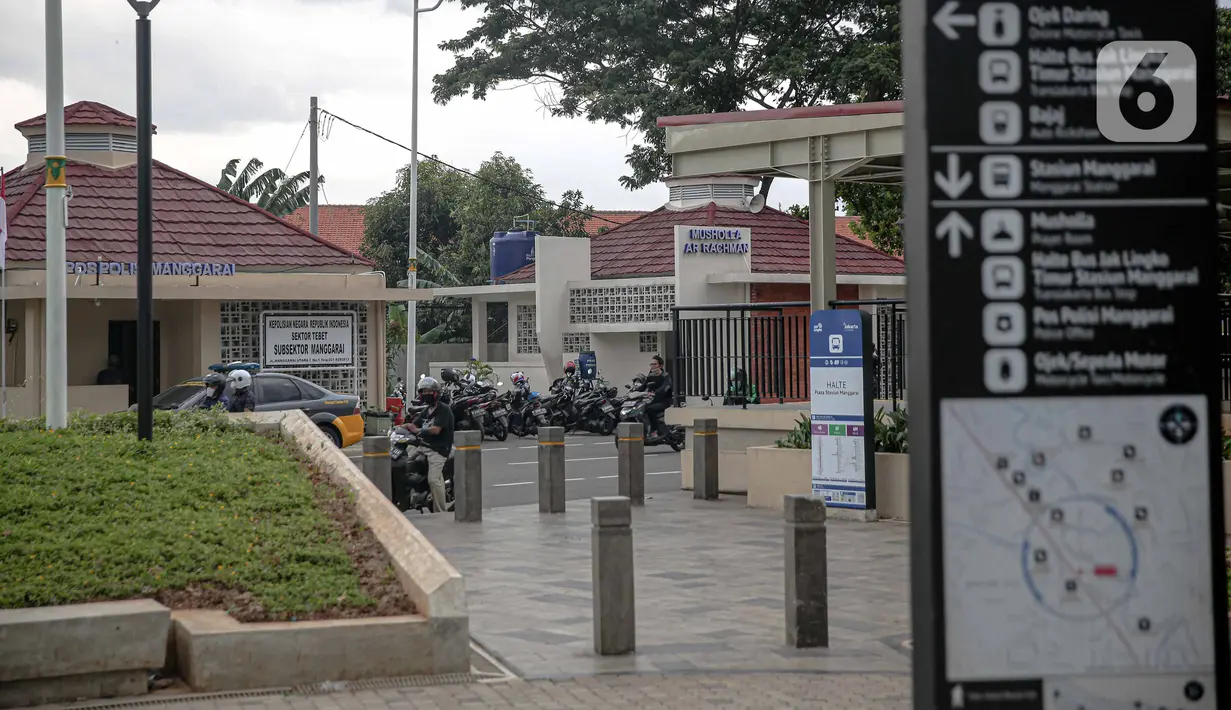 Suasana Pos Polisi Manggarai di kawasan integrasi terpadu Stasiun Manggarai, Jakarta, Senin (10/1/2022). Penataan kawasan integrasi terpadu Stasiun Manggarai dilakukan untuk mewujudkan Stasiun Manggarai sebagai stasiun sentral. (Liputan6.com/Faizal Fanani)