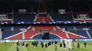 Pemain Borussia Dortmund saat sesi Latihan jelang laga leg dua semi final Liga Champions melawan Paris Saint-Germain (PSG) di Parc des Princes, Paris, Senin (7/5/2024). (AFP/Frank Fife)