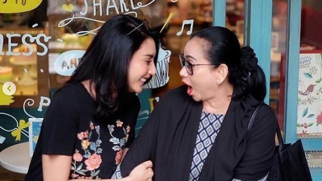 Mama Tyas Mirasih meninggal dunia, ini kenangan sang aktris bareng Hedy Elias (Foto: instagram tyasmirasih)